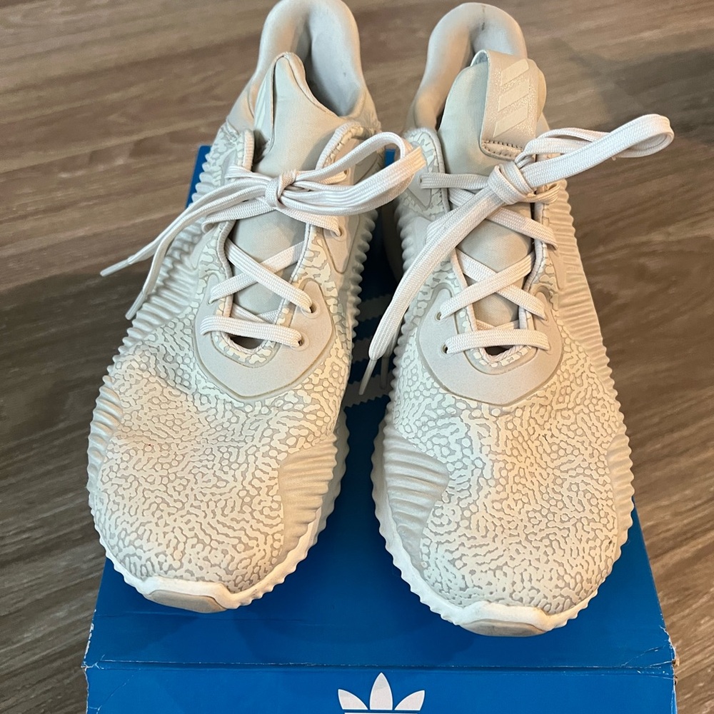 Women’s Tan/Cream Adidas Sneakers size 7.5